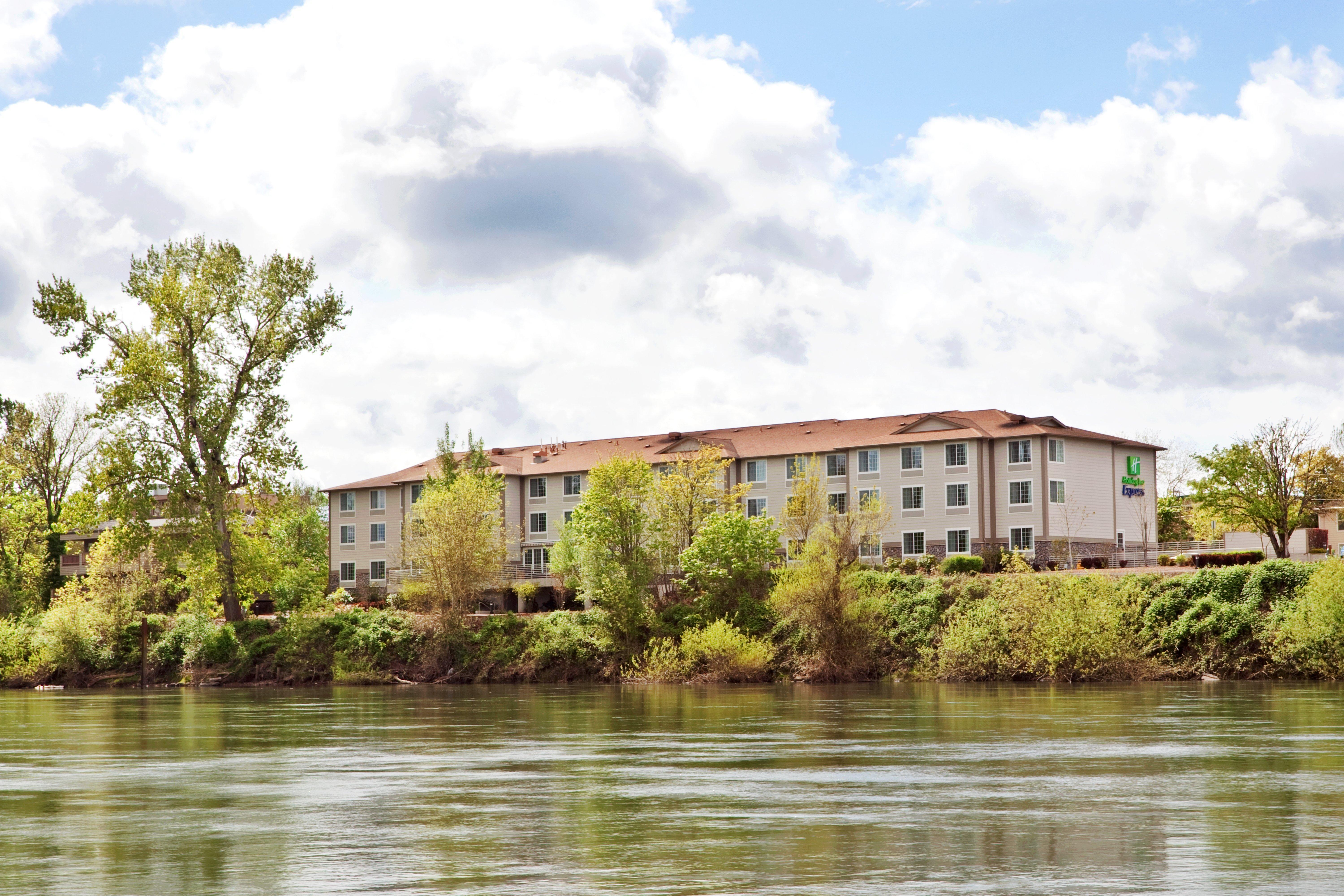 Holiday Inn Express Corvallis-On The River By Ihg Exteriör bild