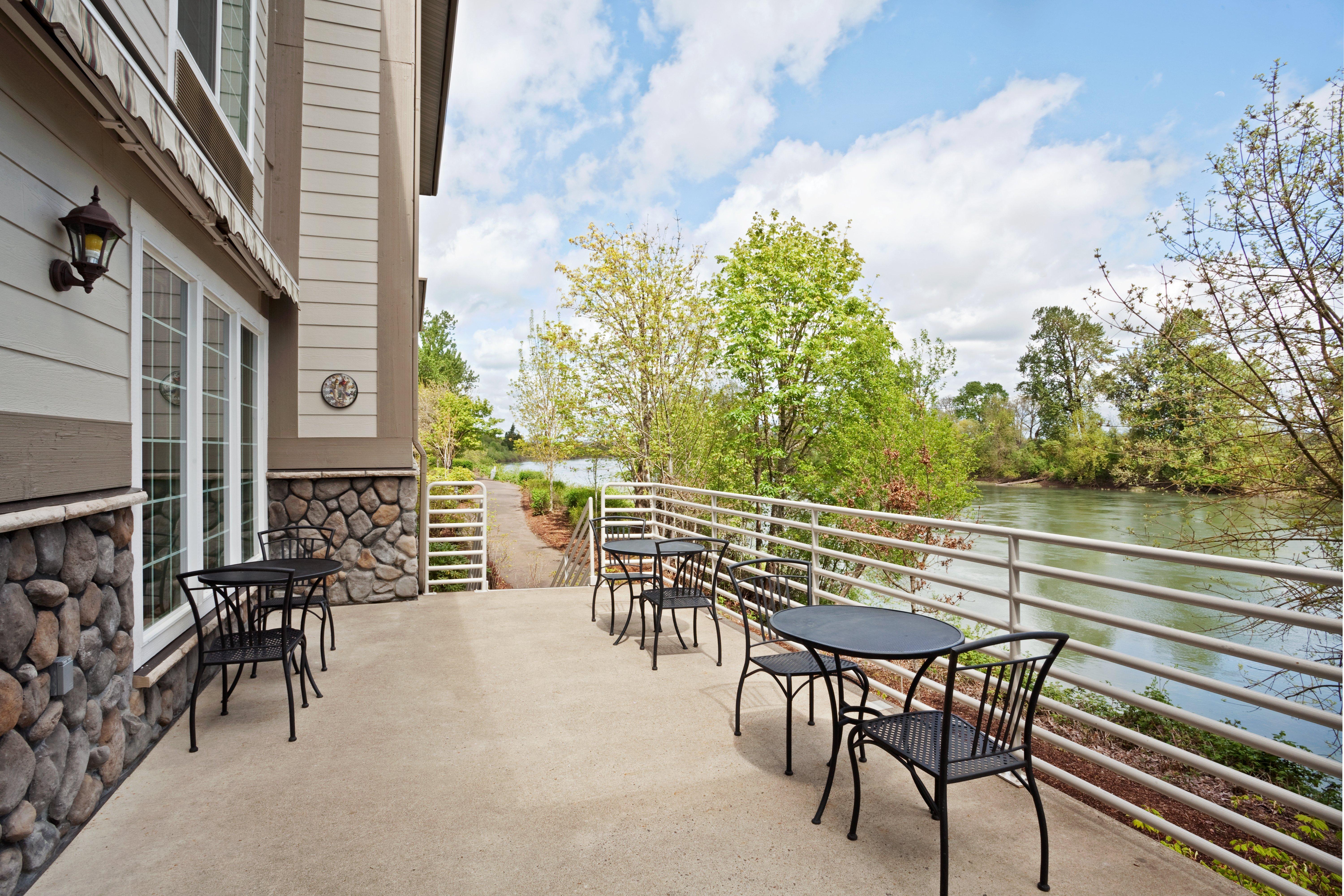Holiday Inn Express Corvallis-On The River By Ihg Exteriör bild