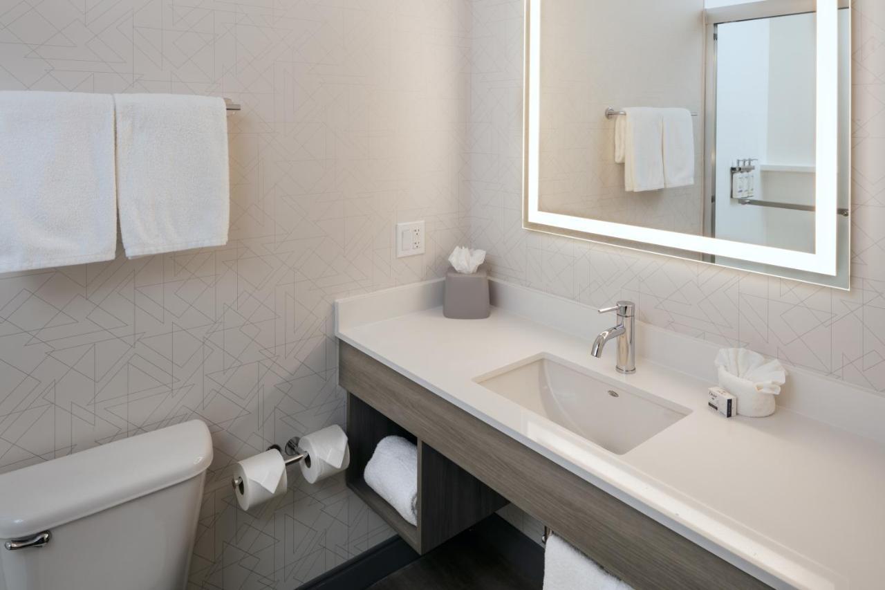 Holiday Inn Express Corvallis-On The River By Ihg Exteriör bild