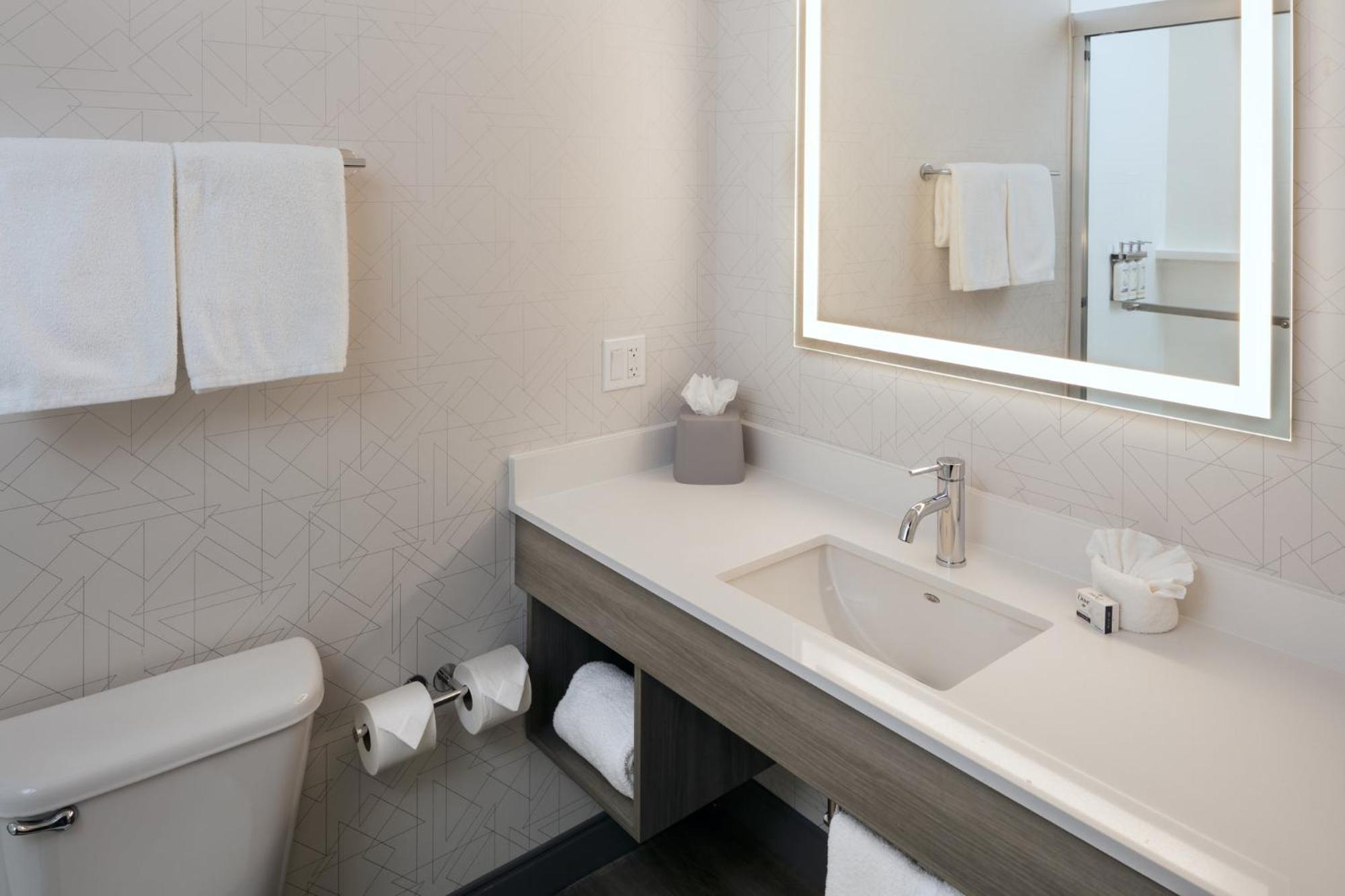 Holiday Inn Express Corvallis-On The River By Ihg Exteriör bild