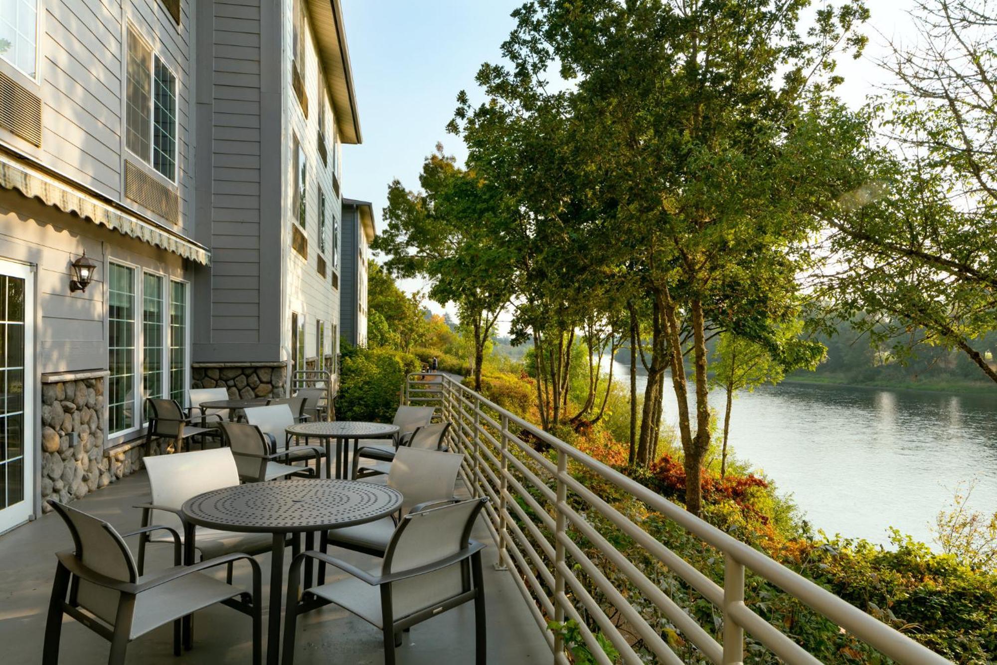 Holiday Inn Express Corvallis-On The River By Ihg Exteriör bild
