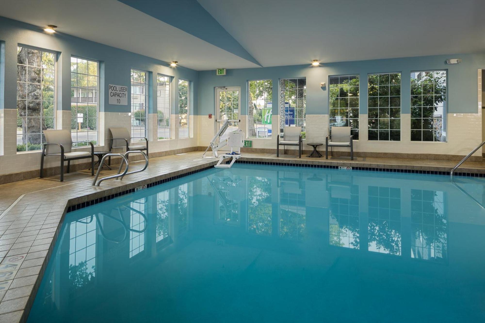 Holiday Inn Express Corvallis-On The River By Ihg Exteriör bild